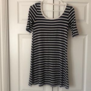 Striped quarter sleeve t shirt dress